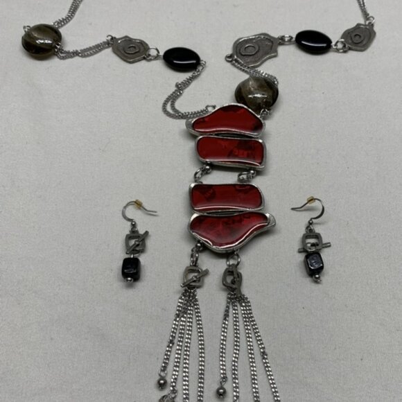 Chantale Gélinas "Le Volage Rouge" Necklace And Earrings Set - Picture 2 of 4